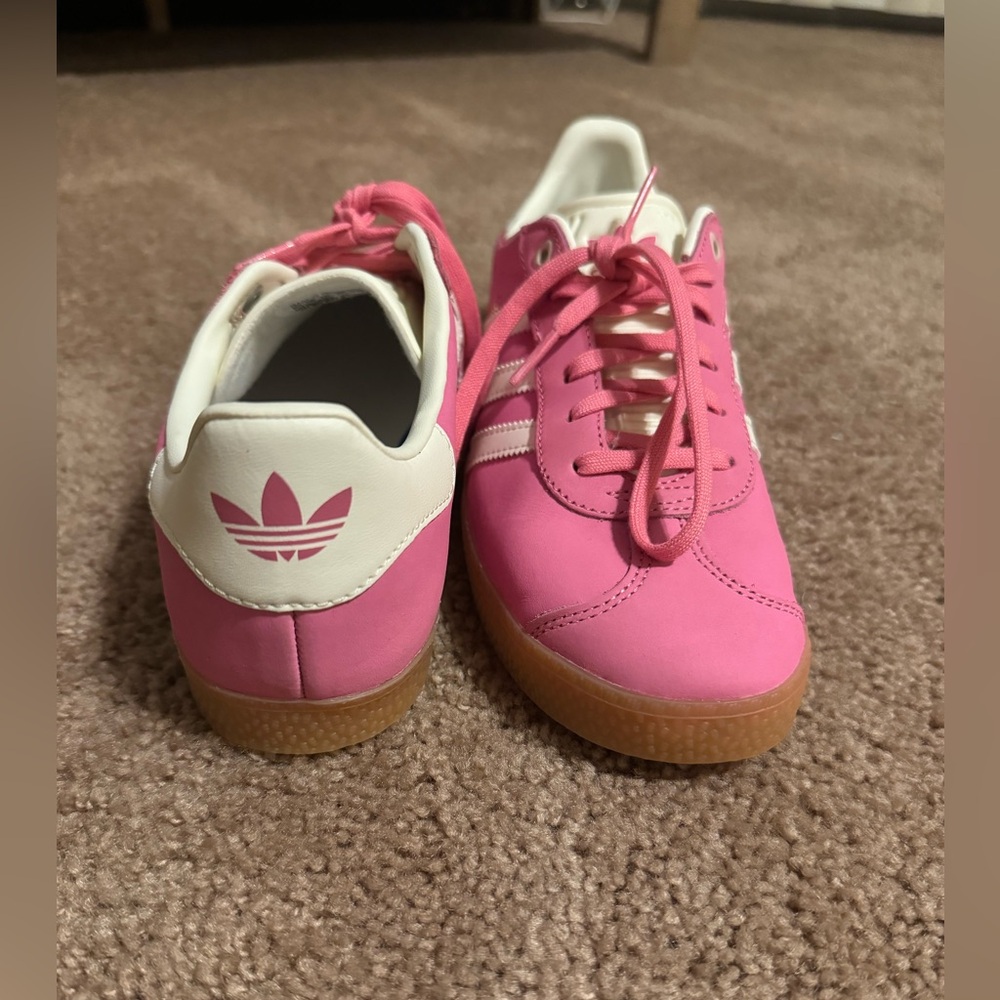 NWOT Adidas Gazelles. Fits like a size 8